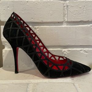 Amazing condition, worn less than handful of times